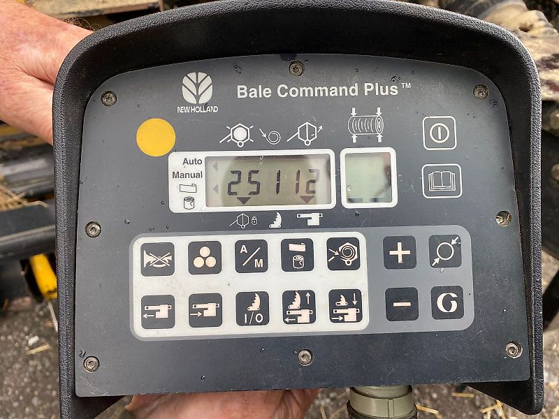 New Holland BR 750 A