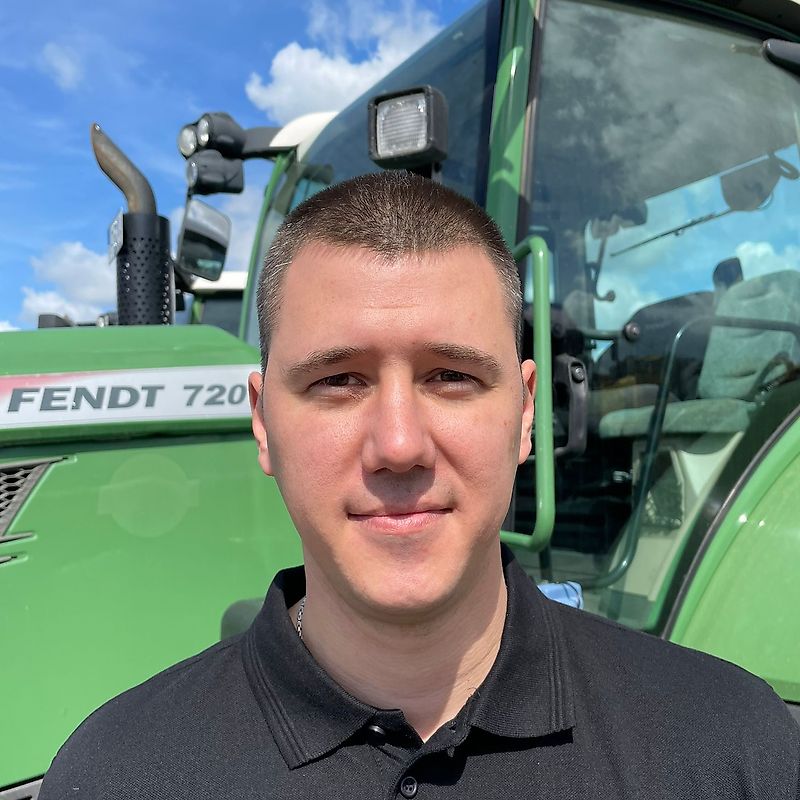 Υπεύθυνος Κύριος Dorde Vukosavljevic