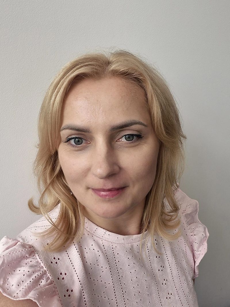 Υπεύθυνος Κυρία Aneta Nartowicz
