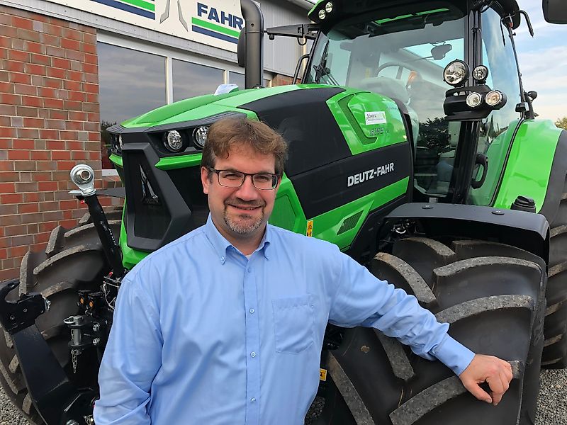 Υπεύθυνος Κύριος Gunnar Clausen